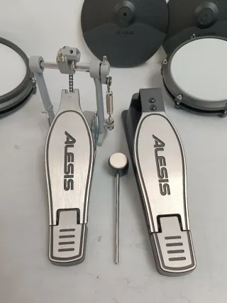 ///Batería Electrónica Alesis// W31Y2777