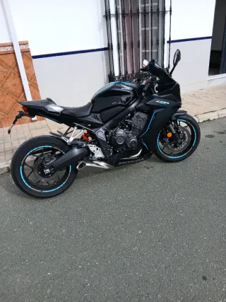 Honda CBR 650R 2023 Negra