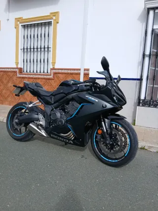 Honda CBR 650R 2023 Negra