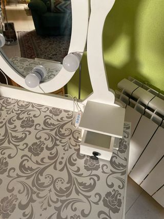 Tocador maquillaje con espejo y luces