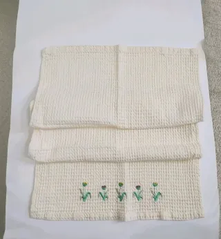 8 Tovagliette Nido d'Ape Ricamate