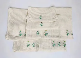 8 Tovagliette Nido d'Ape Ricamate