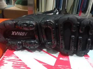 Nike Air Vapormax Plus Negro