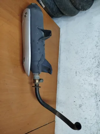 Tubo de escape Piaggio Carnaby 125 (2007-12)