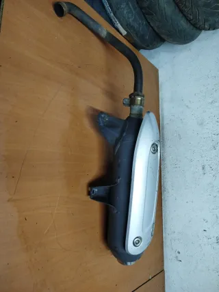 Tubo de escape Piaggio Carnaby 125 (2007-12)
