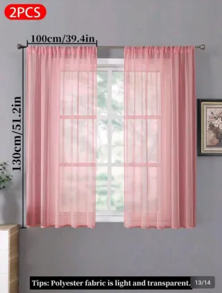 Cortina rosa de tela visillo