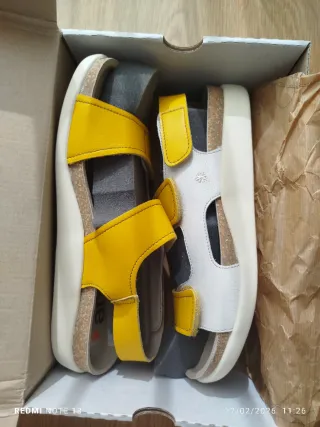 Sandalias Art plataforma talla 42 NUEVAS