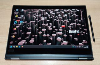 Convertible Lenovo Thinkpad Yoga x380. TÁCTIL