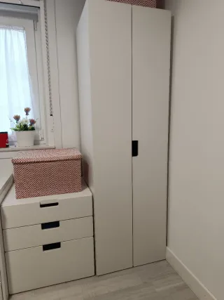 Armario infantil blanco.