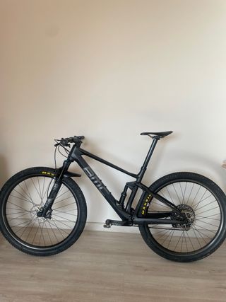 Bicicleta BMC Fourstroke 01