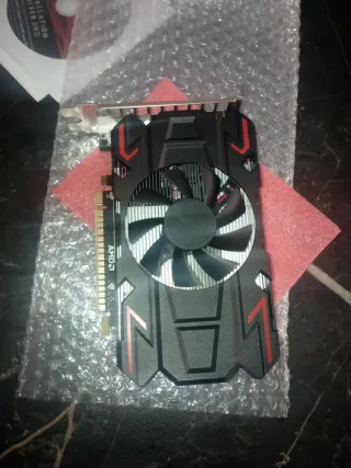 Tarjeta Gráfica AMD- 4GB DDR5 HD6770 128 BITS