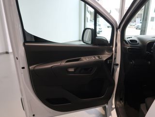 OPEL E-COMBO CARGO, L 800KG, 136cv (100Kw), 2024