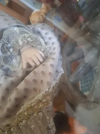 Muñeca antigua de porcelana