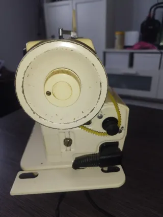 Máquinas de coser Alfa 1680 y Singer 966