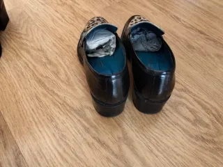 Zapatos de tacón con estampado de leopardo