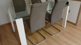 Mesa de comedor cristal y metal