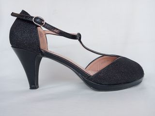 Zapatos negros tacón con brillos