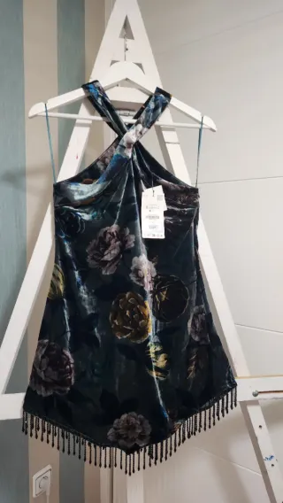 Vestido nuevo Zara Terciopelo Flores Flecos Talla