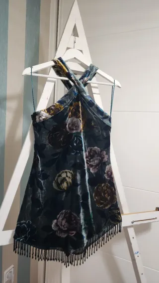 Vestido nuevo Zara Terciopelo Flores Flecos Talla