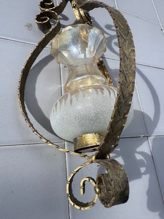 Lámpara de techo antigua dorada