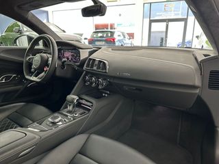 AUDI R8 V10 FSI performance 456kW quattro S tr.