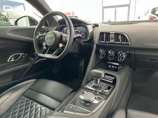 AUDI R8 V10 FSI performance 456kW quattro S tr.