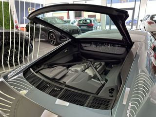 AUDI R8 V10 FSI performance 456kW quattro S tr.