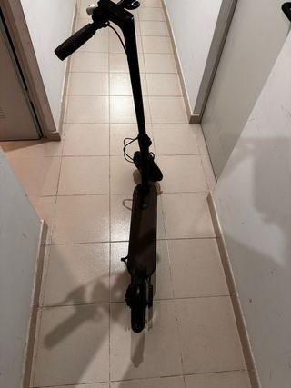 Patinete Eléctrico Xiaomi con Cargador.