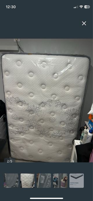 Colchón y somier nuevos el somier tiene 6 patas .