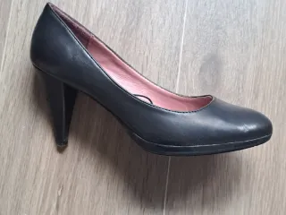 Zapatos de tacón negros