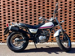 Suzuki Van Van 125 Blanca