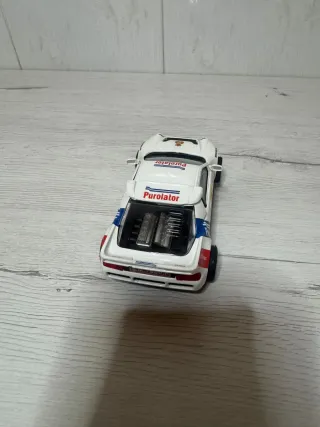 Scalextric Ford RS 200 Carlos Sainz