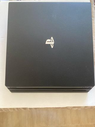 Consola Sony PS4 Pro Negra con call of duty ww2