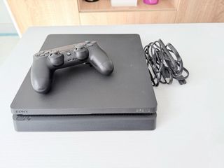 PS4 (PlayStation 4) 1 TB Negra + Mando