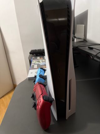 Pack PS5: Consola, Mandos, Juegos y Monitor.