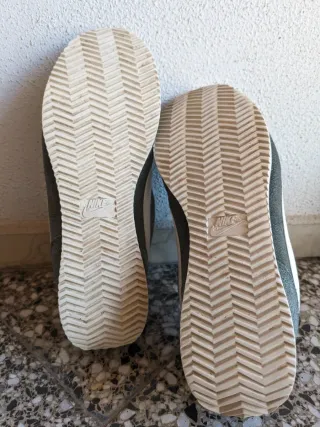 Nike Cortez verdes talla 41.5