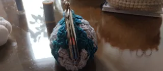 Monedero boquilla crochet teal y blanco