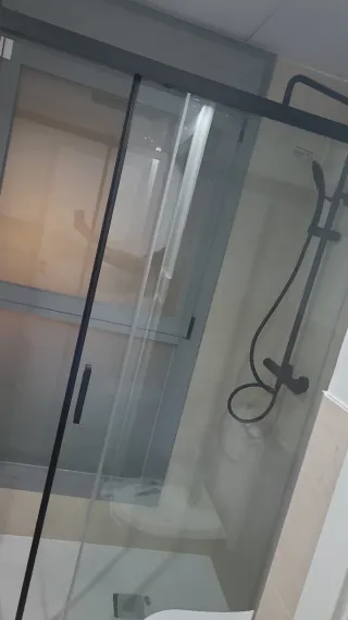 Pintura, papel pintado y fontanería