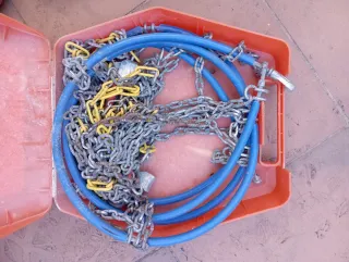 Cadenas para nieve . Ruedas grandes