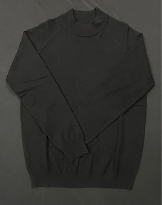 Jersey negro cuello alto Todas tallas disponibles