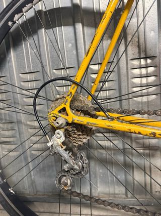 Bici da corsa vintage gialla