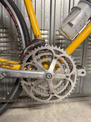 Bici da corsa vintage gialla