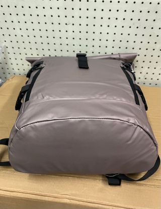 Zaino roll-top in materiale impermeabile