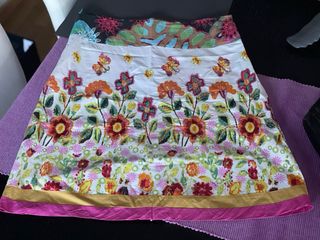 Falda Desigual Multicolor .