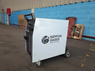 Equipo Soldar Nippon Gases.