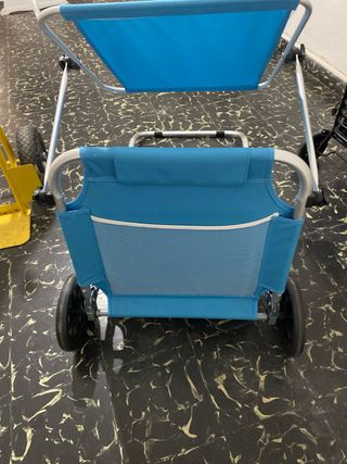 Hamaca de playa azul con ruedas