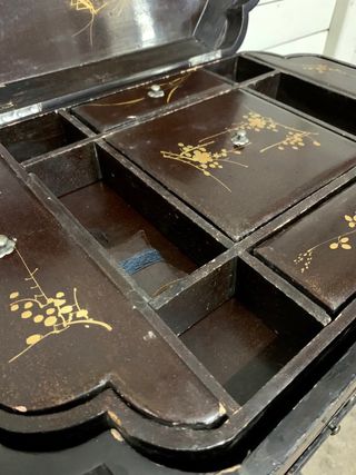 Costurero oriental antiguo