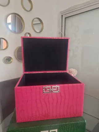 Caja de almacenaje rosa