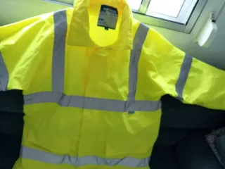 Chaqueta Portwest Impermeable Reflectante Amarilla