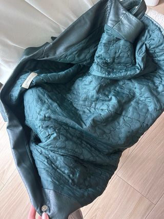 Blazer de piel verde con cinturón